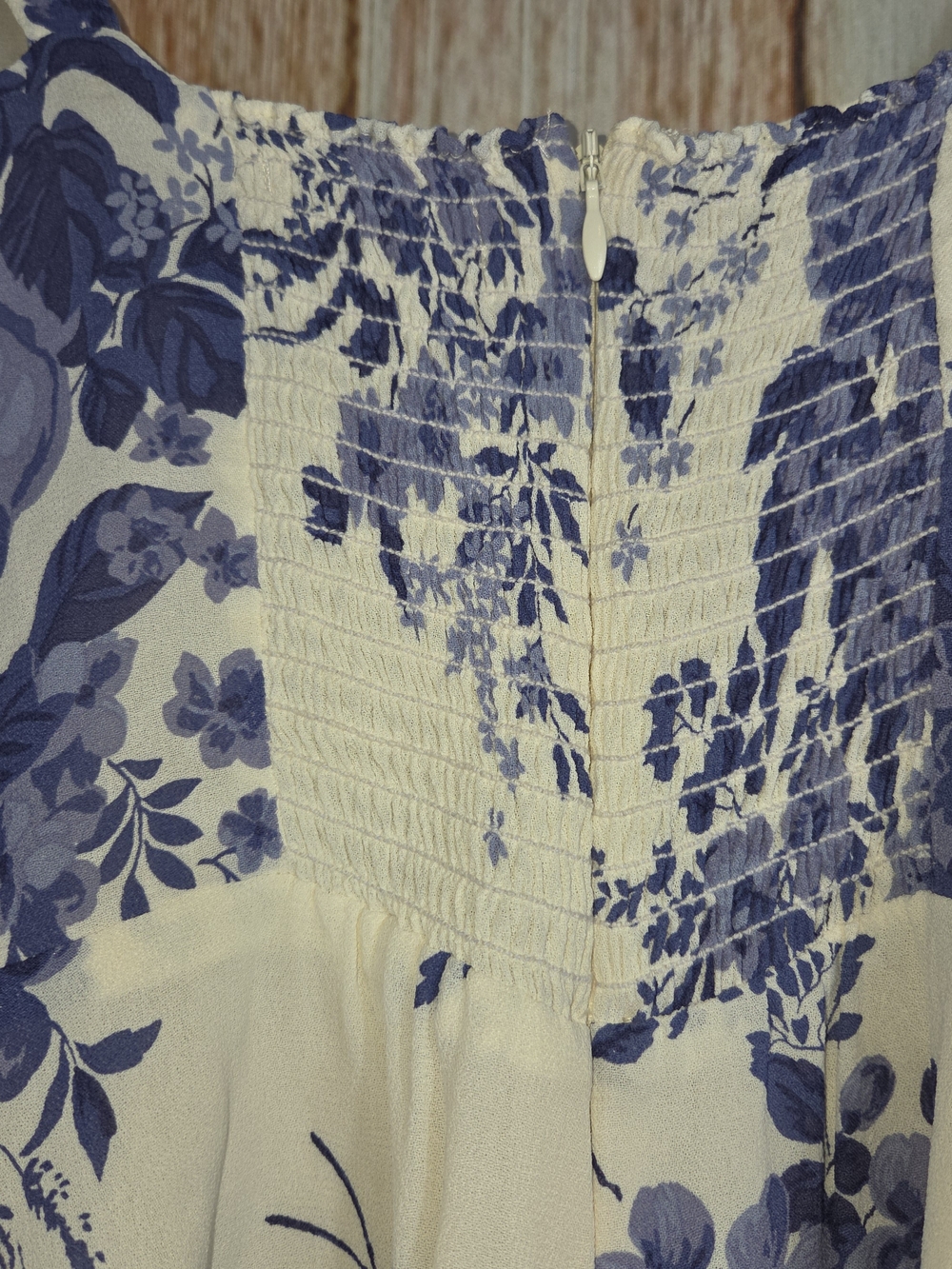 Reformation Annabell mini dress featuring a blue and Cream floral print. Size 0 - Picture 3 of 5